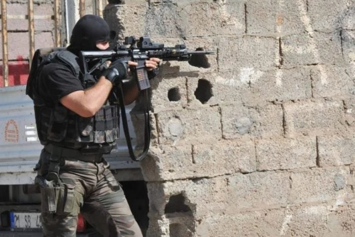 Στα ύψη τα spread για την Τουρκία που καταρρέει – Σενάριο «εμφύλιου πολέμου» με χιλιάδες «ορφανά όπλα»